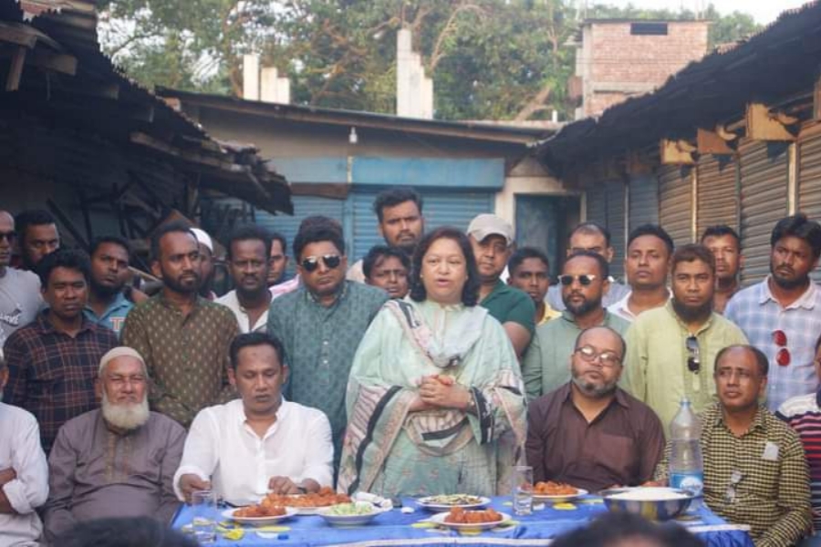 সরকারের উন্নয়ন চিত্র জনগণের কাছে তুলে ধরতে 'এমপি সীমা'র উঠান বৈঠক