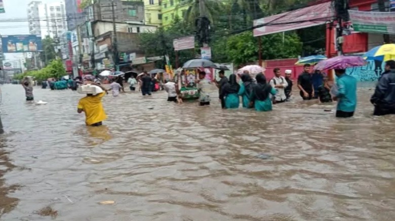 আবারও ডুবলো ফেনী, নদী ভাঙনে বিলীন ঘরবাড়ি