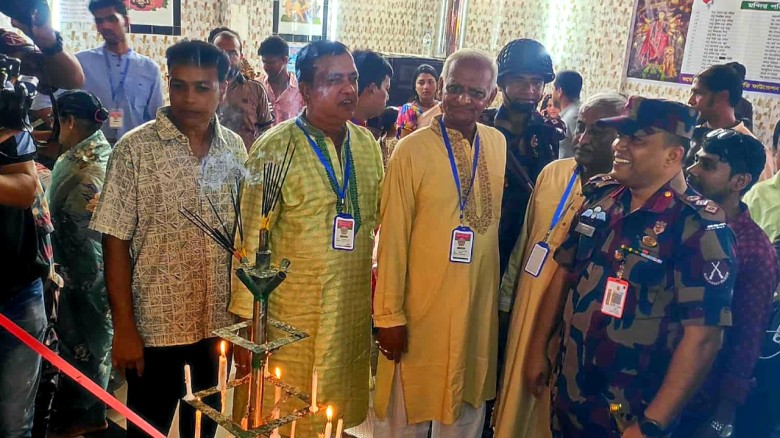 কুমিল্লার সীমান্তবর্তী মণ্ডপে মণ্ডপে দুর কুমিল্লার সীমান্তবর্তী মণ্ডপে মণ্ডপে দুর