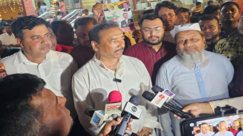 ধর্মকে ব্যবহার করে ফায়দা লুটতে চায় একটি  ধর্মকে ব্যবহার করে ফায়দা লুটতে চায় একটি