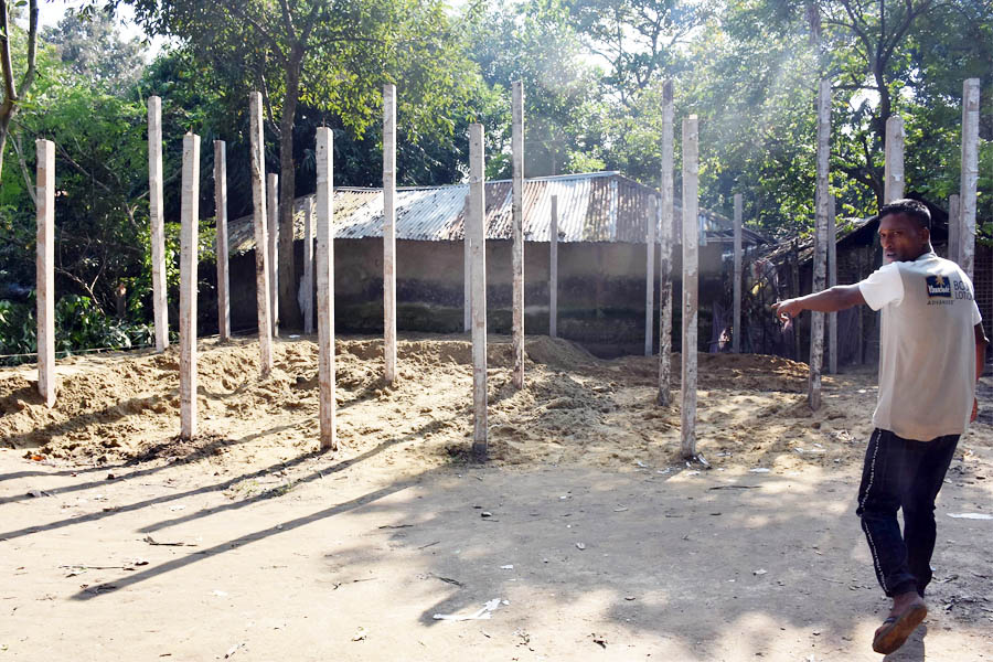 নগরীতে আদালতের নিষেধাজ্ঞা অমান্য করে জোরপূবর্ক সম্পত্তি দখল, বাধায় হত্যার হুমকি