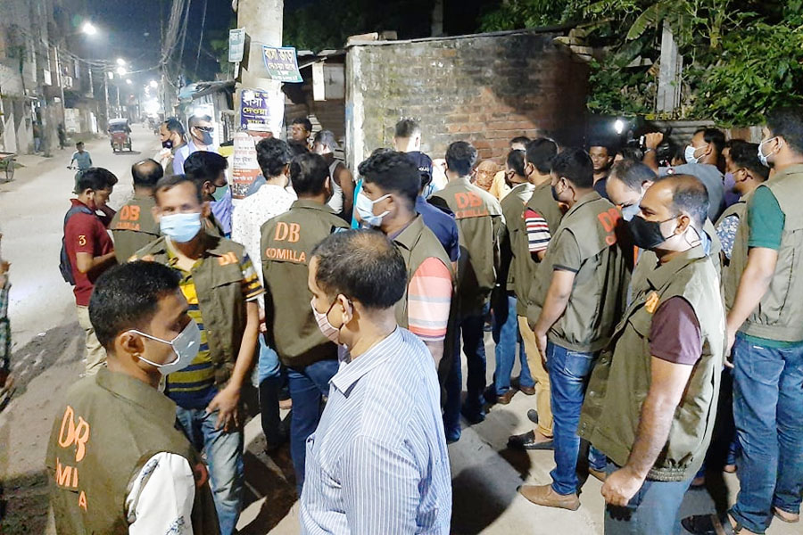 কুমিল্লা নগরীতে মাদক ব্যবসায়ী ও কিশোর গ্যাংয়ের দৌরাত্ম রোধে পুলিশের অভিযান