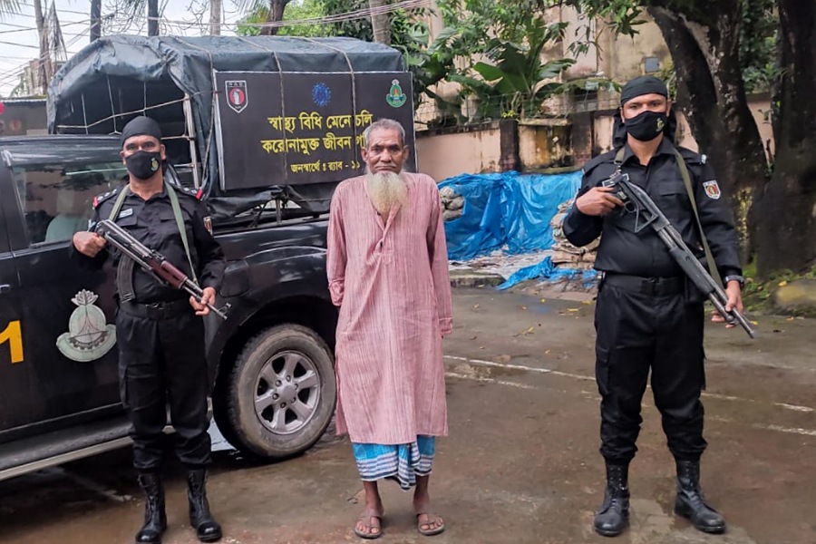 বৃদ্ধ আবুল কাশেমের মাদক পাচার!