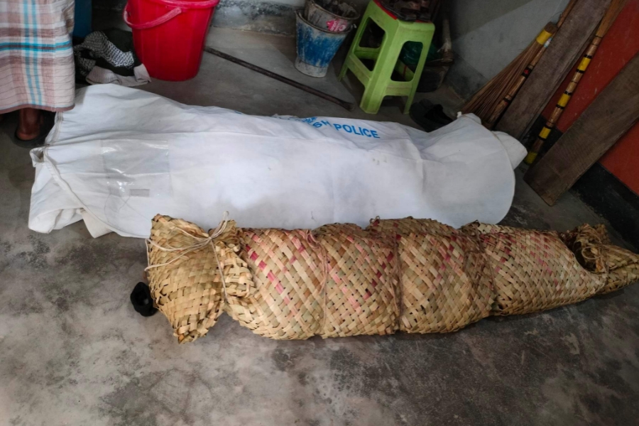 চিকিৎসার ব্যয় বহন করতে না পেরে মা ও মেয়ের আত্মহত্যা।