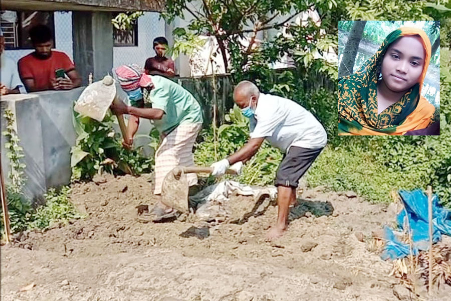 দেবিদ্বার ভুল অপারেশনে প্রসূতি মৃত্যু, একমাস পর কবর থেকে মরদেহ উত্তোলন