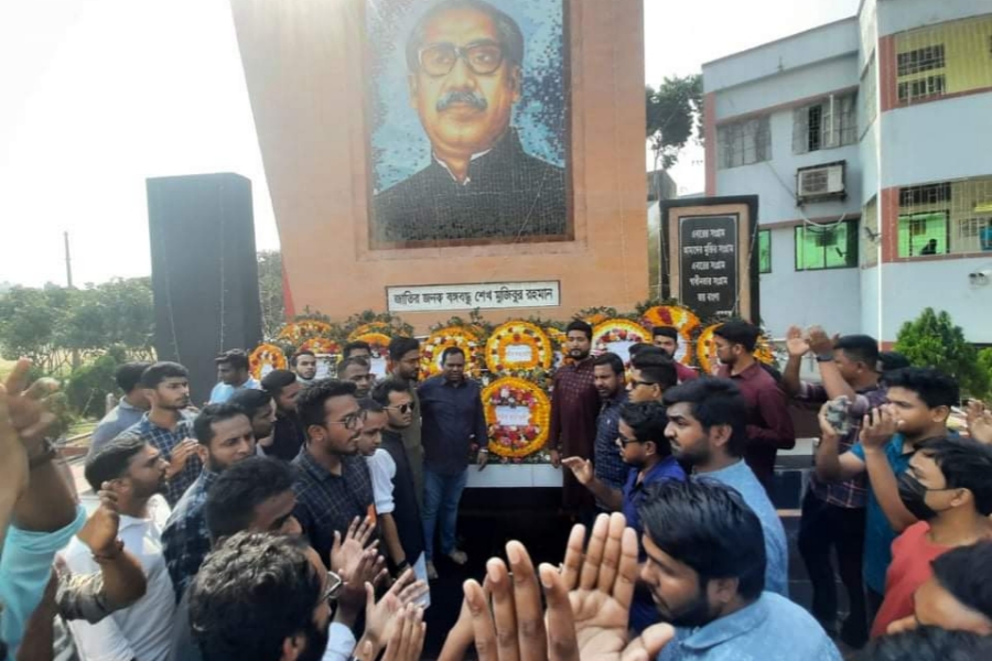 বঙ্গবন্ধুর জন্মদিনে ভিক্টোরিয়া কলেজ ছাত্রলীগের শ্রদ্ধাঞ্জলি
