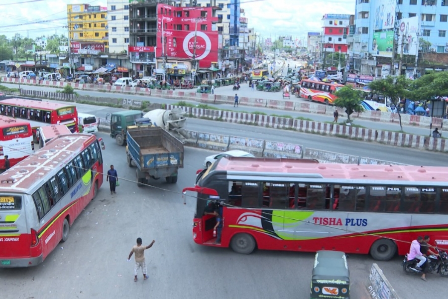 ভাড়া বাড়াতে কেন্দ্রীয় সিদ্ধান্তের অপেক্ষায় কুমিল্লার বাস মালিকরা
