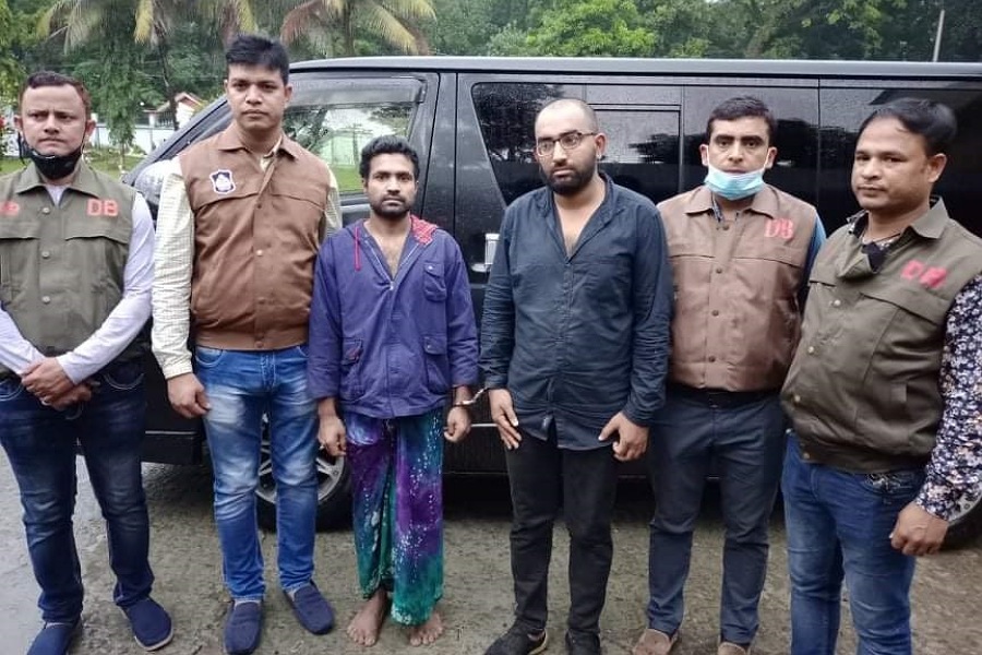 কুমিল্লায় কাউন্সিলরসহ জোড়া খুন: জেল সোহেলসহ দুই আসামি গ্রেফতার, পাঁচদিনের রিমান্ড