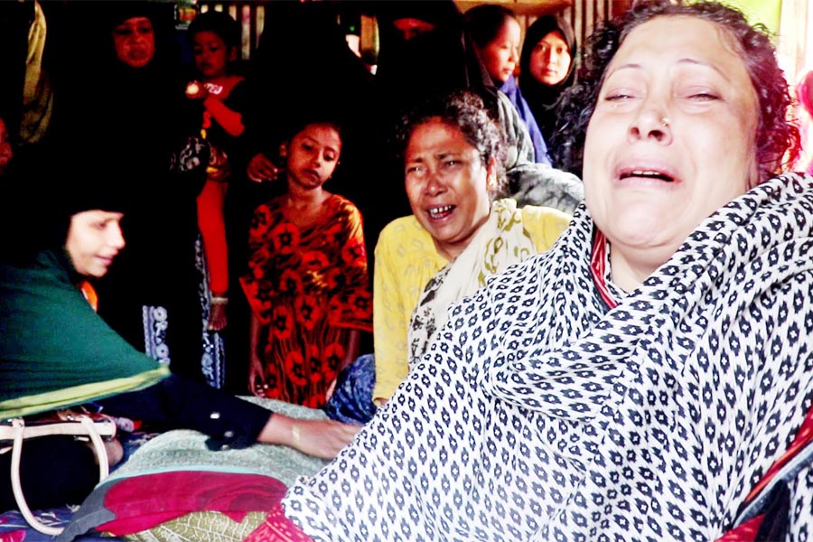 ছেলের  শ্বশুর বাড়ির বিয়েতে যাওয়ার পথে বৃদ্ধ দম্পত্তিসহ পরিবারের ৪ জন নিহত