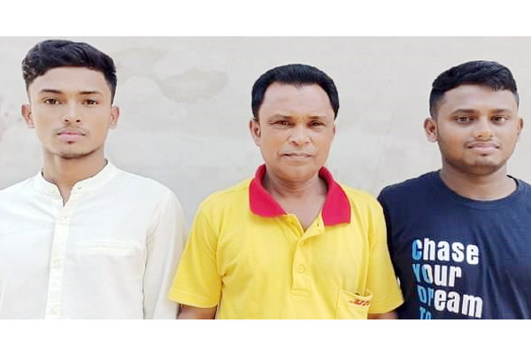 দরিদ্র বাবার যমজ ছেলে এমবিবিএস ভর্তি পরীক্ষায় উত্তীর্ণ