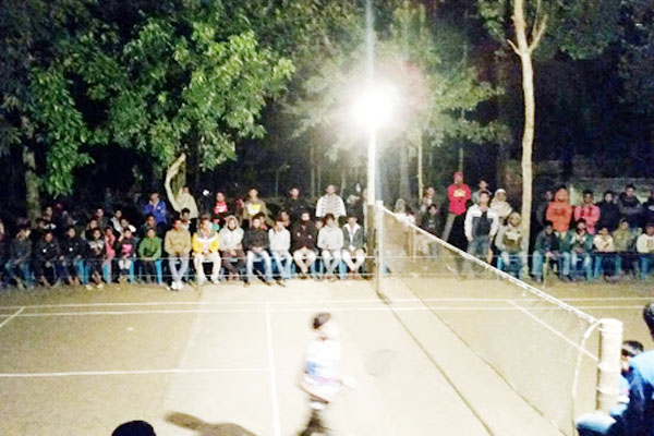 লাকসামে অবৈধ সংযোগে ব্যাডমিন্টন খেলা, বাধায়  হামলার শিকার বিদ্যুৎ কর্মকর্তা !